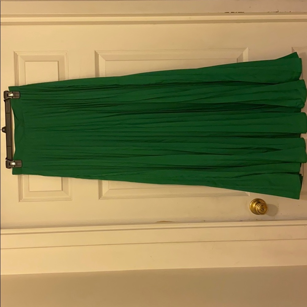 Flowing skirt never worn